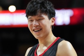  又见绝平！川崎前锋与新疆男篮鏖战至终场，利拉德读秒救主-多米体育